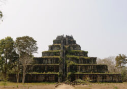 pyramide cambodgienne