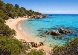 découvrez capo comino, un véritable paradis en sardaigne, avec ses plages cachées aux eaux cristallines et ses paysages naturels à couper le souffle.